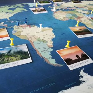 Personalizowana mapa świata do oznaczania podróży granatowa PicArta